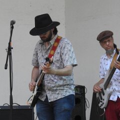 Steve Cook - lead guitar, vocals