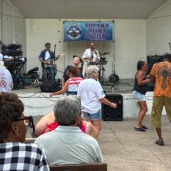 and VBR got 'em up and dancin!